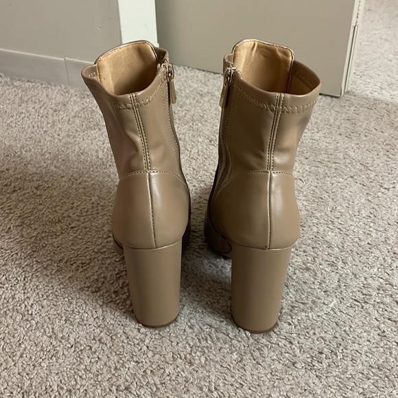Signal Tan Pointed Boot - Picture 3 of 4